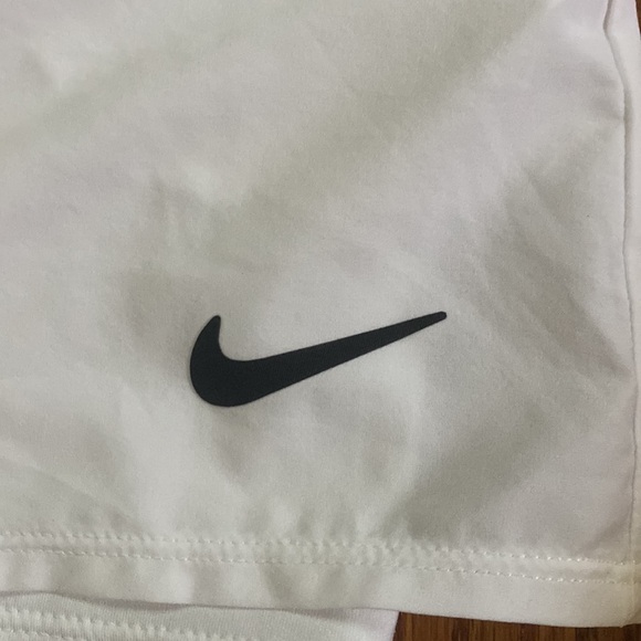 White Nike Womens shorts size medium - Picture 2 of 5